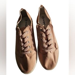 NWT Cat  & Jack Girls Lucian Double-Zipper Closed Toe Sneakers - Size 6